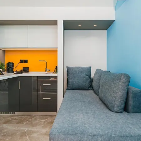 Penthouse With Hot Tub In Apartment Athens