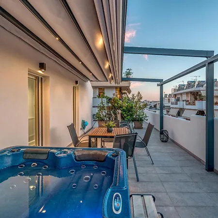Apartment Penthouse With Hot Tub In Athens