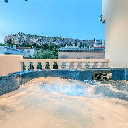 Apartment Penthouse With Hot Tub In